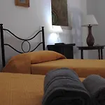 게스트하우스 Tre Sorelle Affitta 3*
